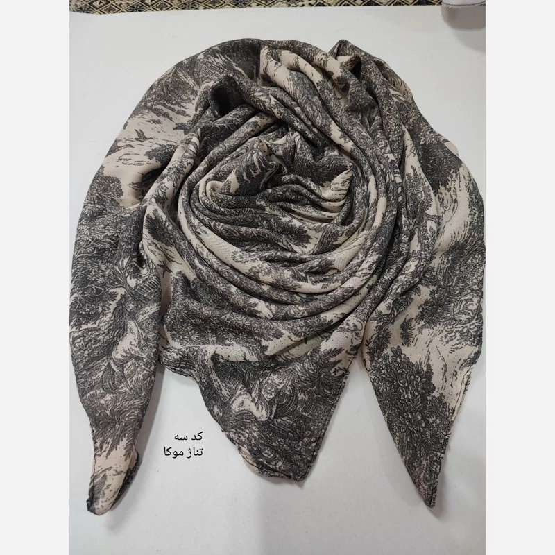 روسری نخی طرح دار
