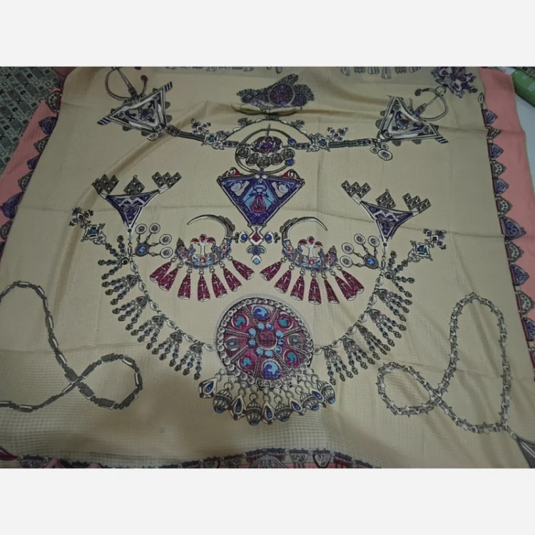 روسری قواره بزرگ جنس عالی و کیفیت بالا