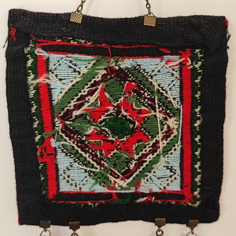آویز سنتی کارِدست